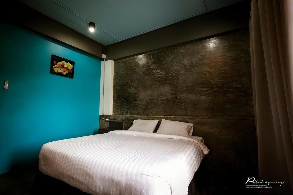 Pornsiri Hotel Sisaket Exterior photo
