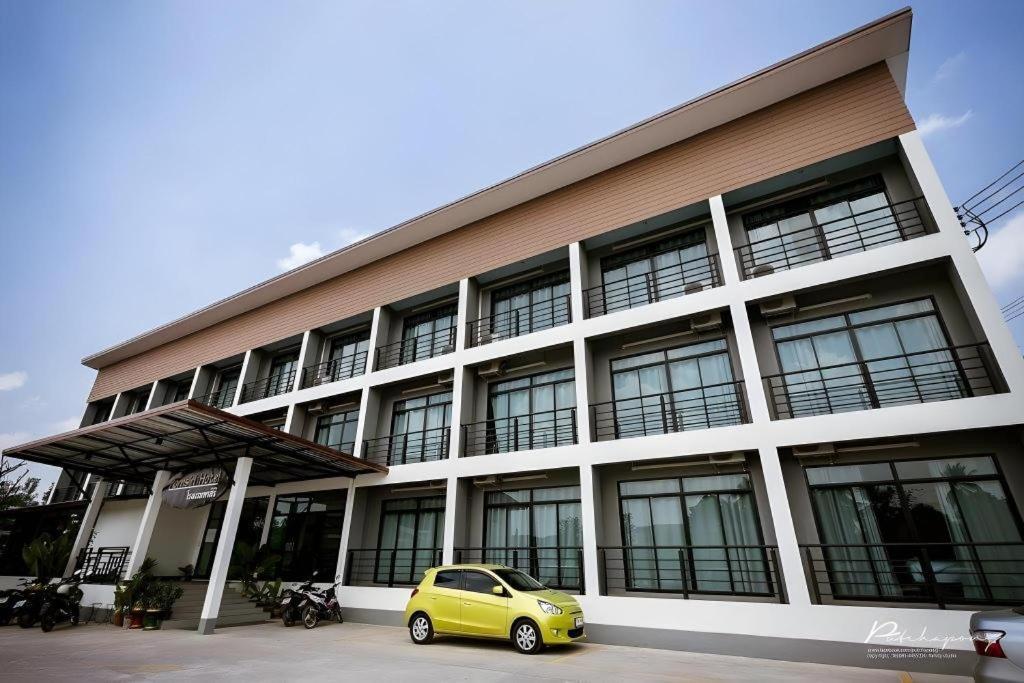 Pornsiri Hotel Sisaket Exterior photo