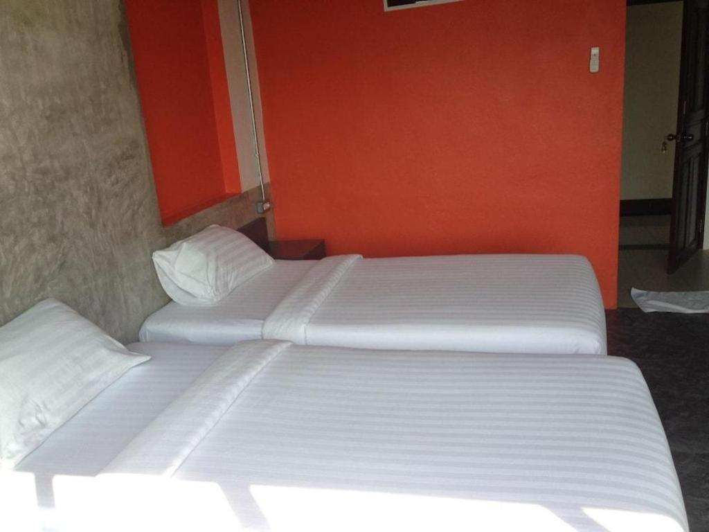 Pornsiri Hotel Sisaket Exterior photo