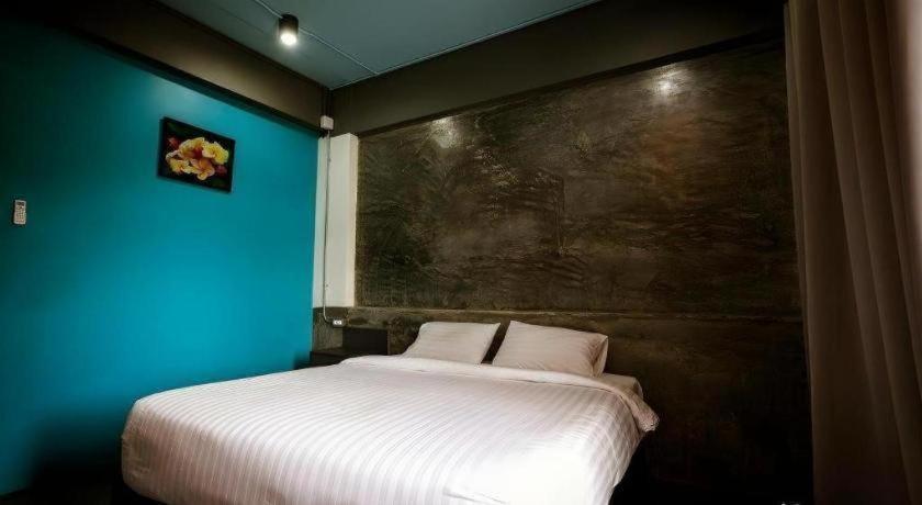 Pornsiri Hotel Sisaket Exterior photo