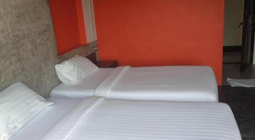 Pornsiri Hotel Sisaket Exterior photo