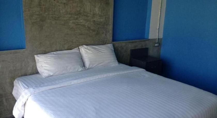 Pornsiri Hotel Sisaket Exterior photo