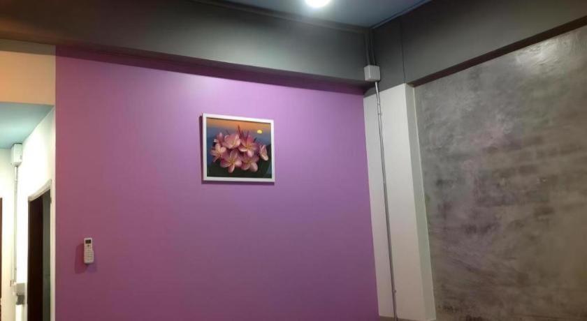 Pornsiri Hotel Sisaket Exterior photo
