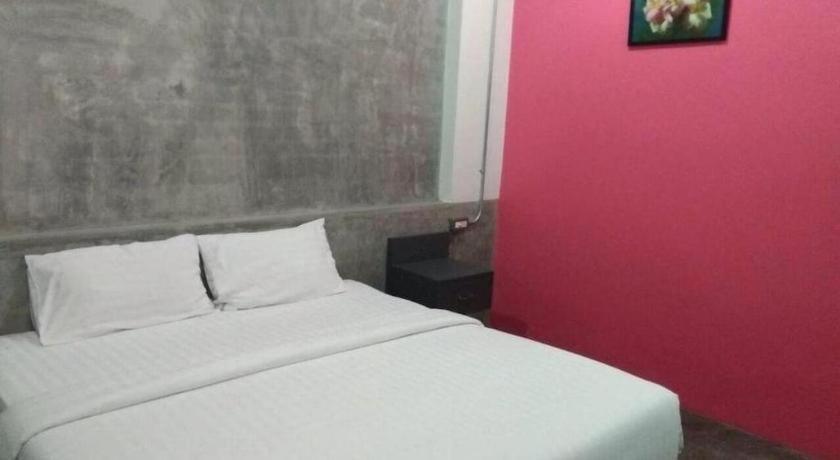 Pornsiri Hotel Sisaket Exterior photo