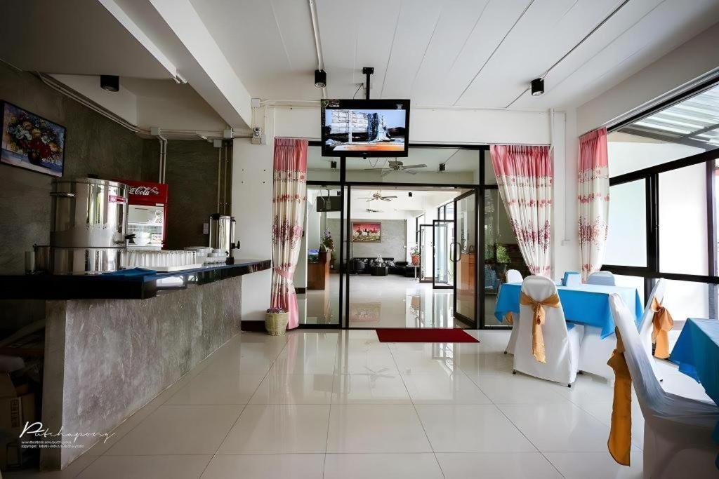 Pornsiri Hotel Sisaket Exterior photo