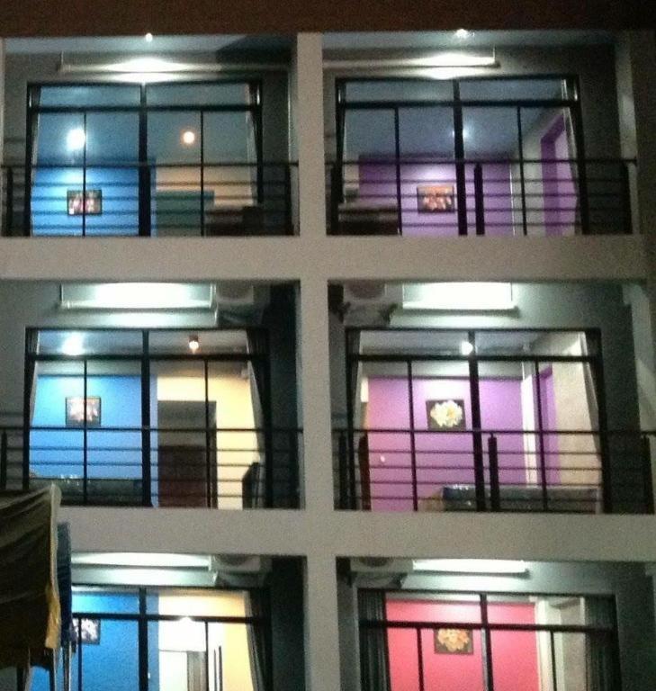 Pornsiri Hotel Sisaket Exterior photo