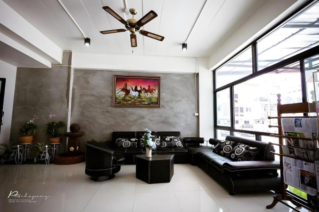 Pornsiri Hotel Sisaket Exterior photo
